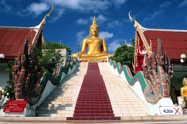  Wat Phra Yai